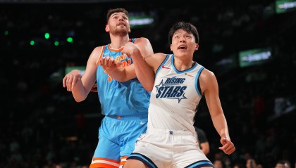 bwin体育-拓媒：或许杨瀚森能打出来 但我不看好 为何连续2年首轮选中锋？